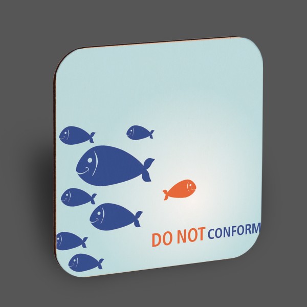 Holzpostkarte "Do not conform"